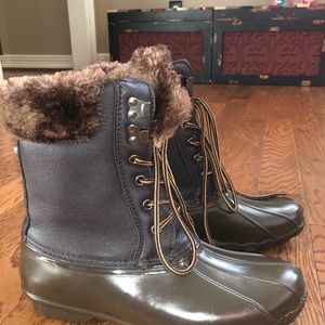 Never been worn winter Steve Madden boots.